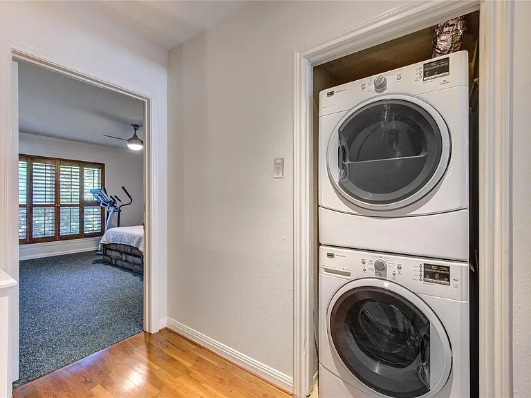 2232 S Piney Point Rd #110 — Photo 16