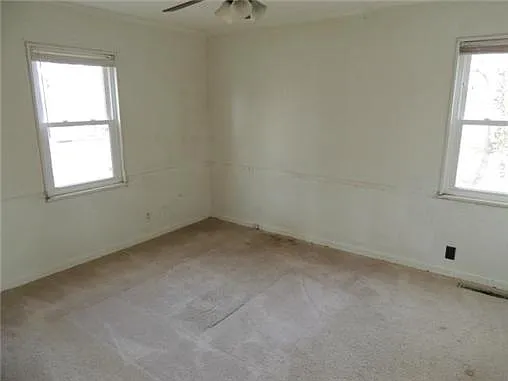 3600 NE 54th Ter — Photo 12