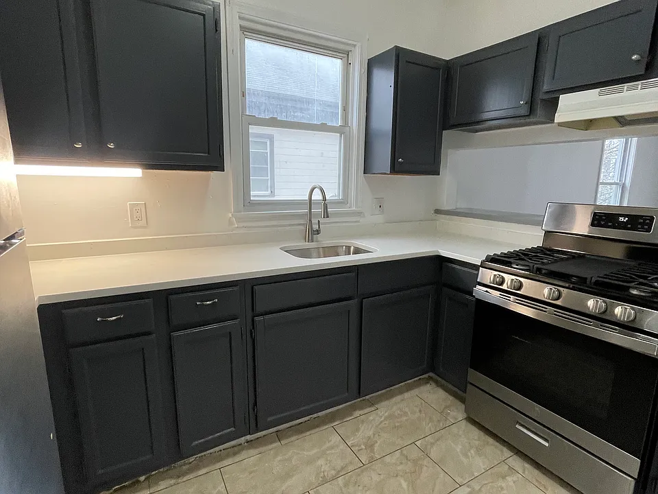 90 Timson St #2