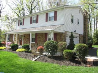 1386 Holt Rd, Huntingdon Valley, PA 19006