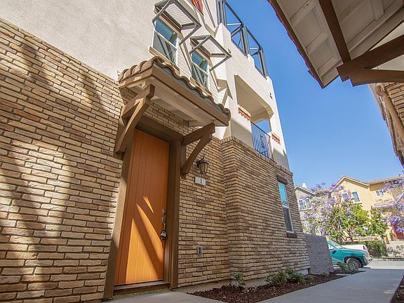 4th image of 198 Esfahan Dr Unit 1A