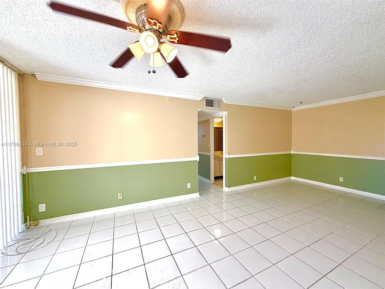 920 NE 199th St #4J — Photo 6