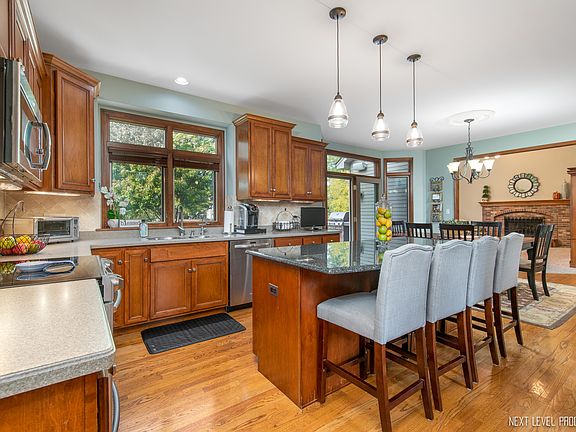 4th image of 559 Ekman Dr