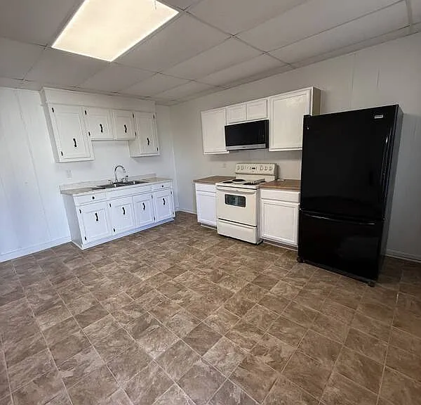 204 Spring St — Photo 2