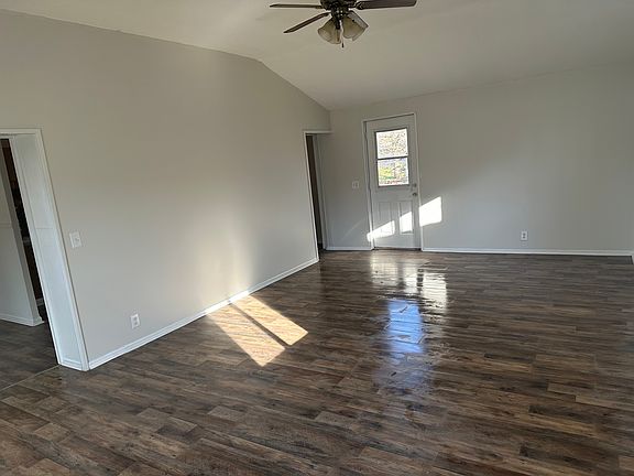 3rd image of 3963 Aspen Way
