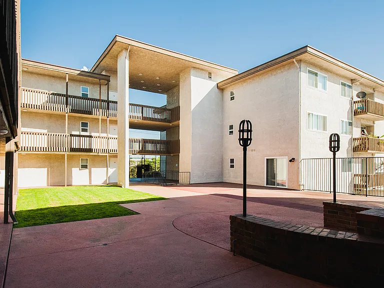 720 W Imperial Ave — Photo 16