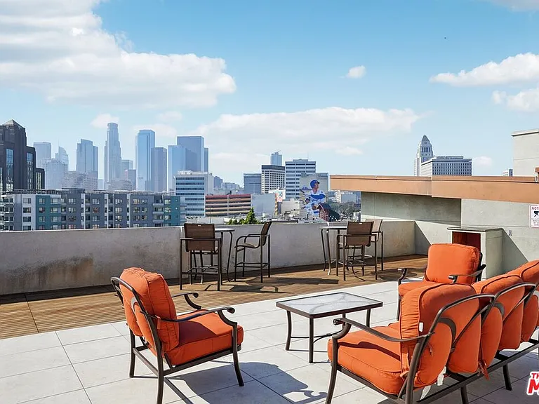 100 S Alameda St #115 — Photo 29