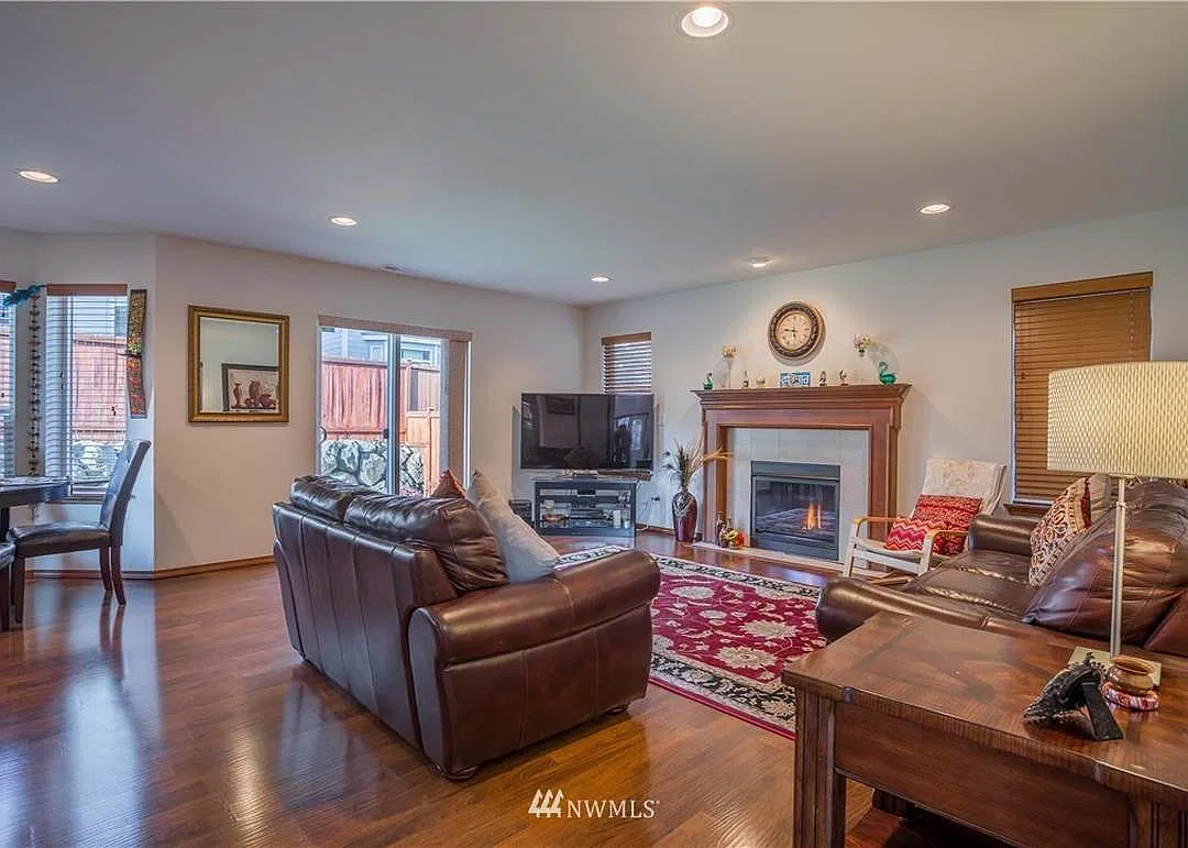 4 bed, 2638 sqft, $4,100 — Photo 4