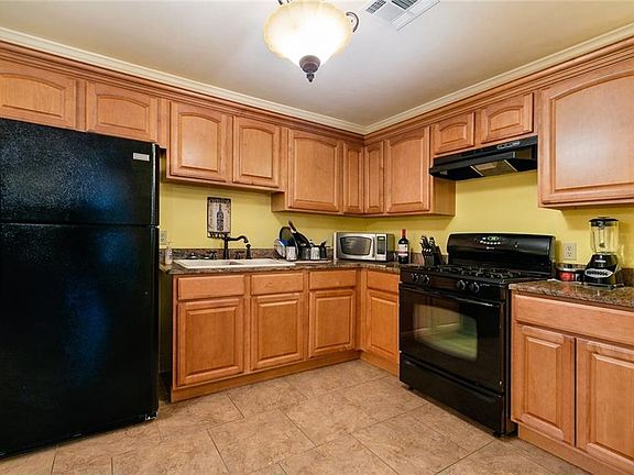 5th image of 1204 Perrin Dr