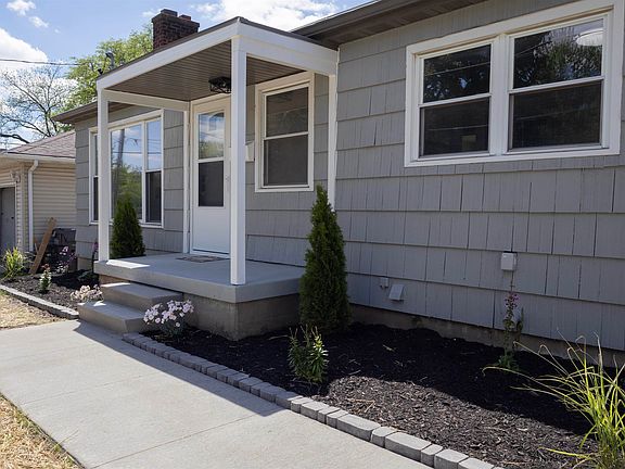 2nd image of 33 Meadow Ln
