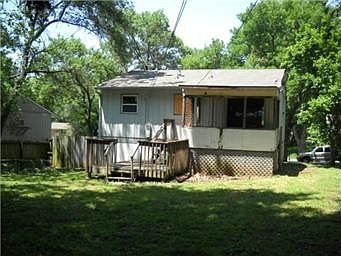 3rd image of 1521 N Geronimo Dr