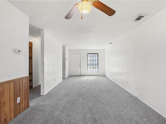 3rd image of 511 Thrush Ave