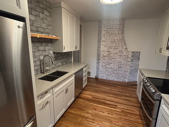 5th image of 656 Evans Ave