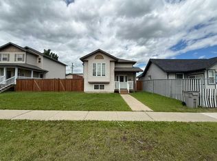 10022 S 96th Ave, Grande Prairie, AB T8V0M3
