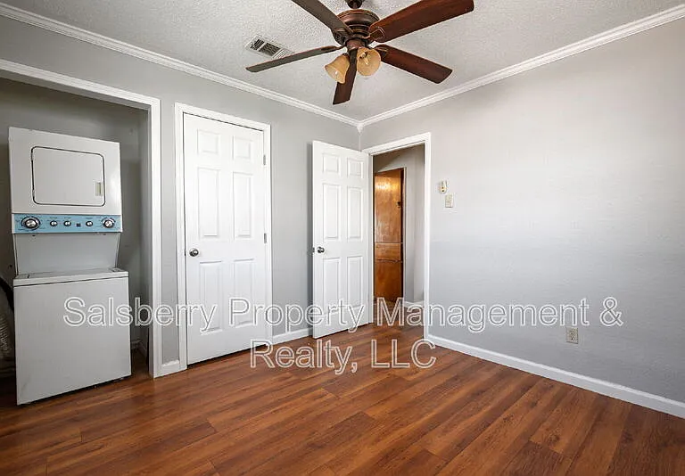 1211 NW 3rd Ave — Photo 11