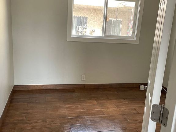 4th image of 1805 W 82nd St APT 7