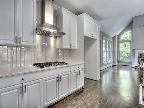 3rd image of 3757 Maryhill Ln NW