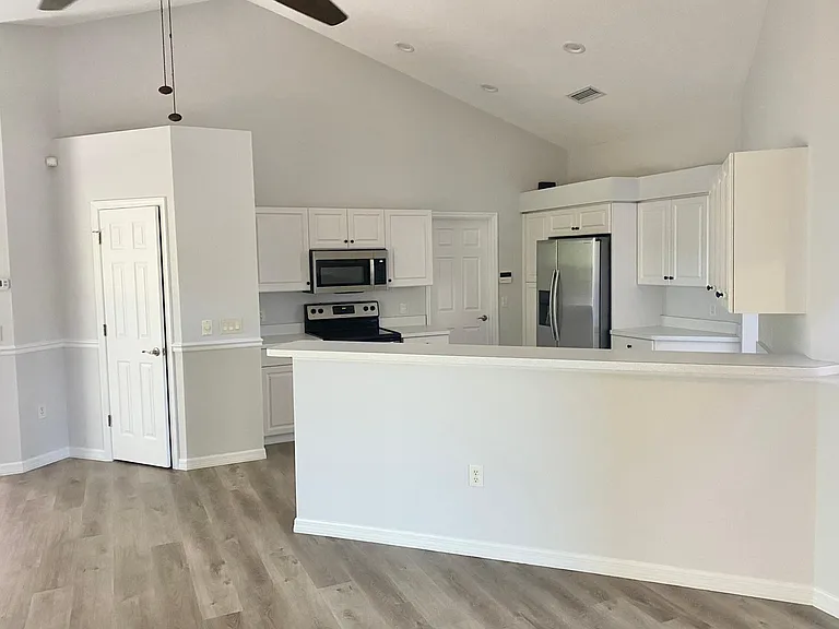 5477 Ashton Manor Dr — Photo 3