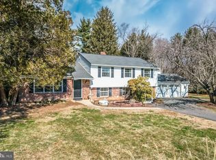 3 Denise Dr, Thornton, PA 19373