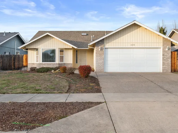 1629 Husker Butte Ln, Medford, OR 97504