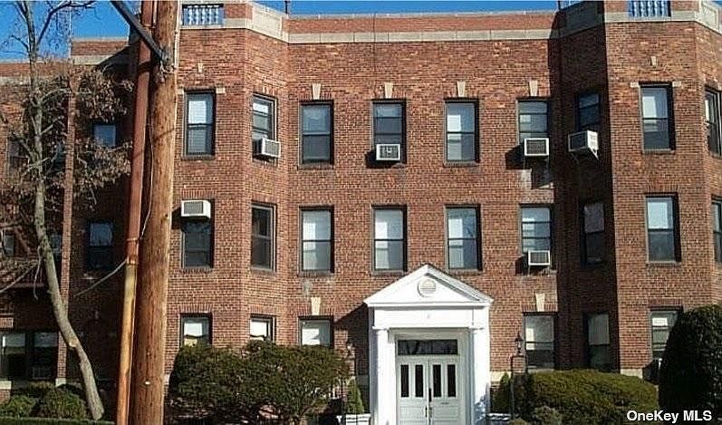 1st image of 2 Herrick Dr APT 3K