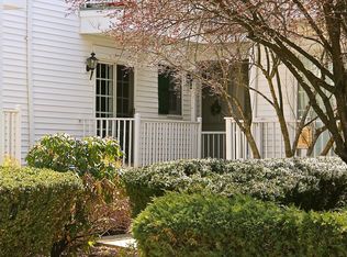 17 Smithfield Ct, Basking Ridge, NJ 07920