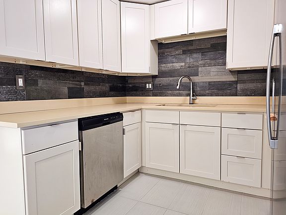 4th image of 8901 Ithaca Way