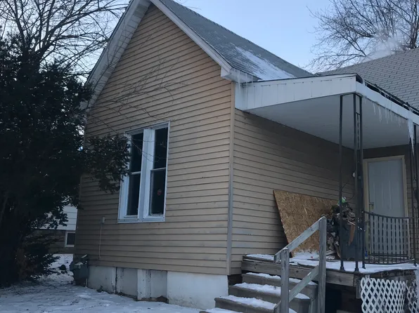 934 W King St, Decatur, IL 62522