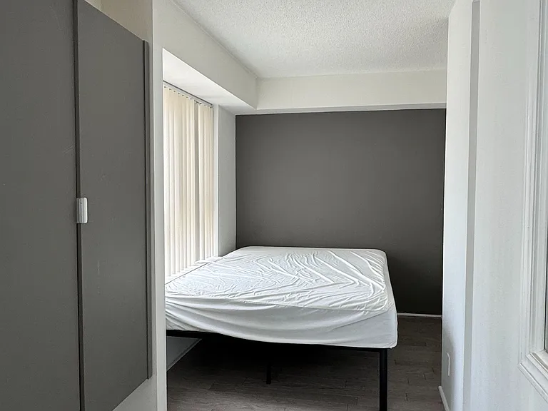 44 Gerrard St W #1701 — Photo 16