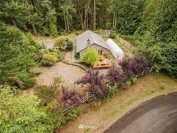 5th image of 10104 109th Avenue Ct