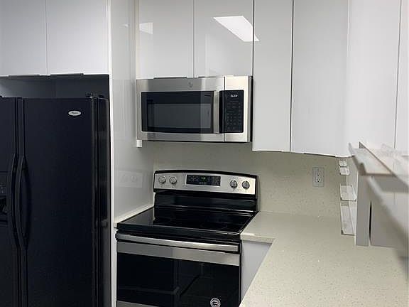5th image of 8834 CORAL PALMS COURT #A