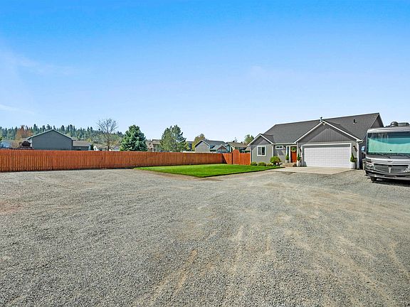 3rd image of 220 S Long Rd