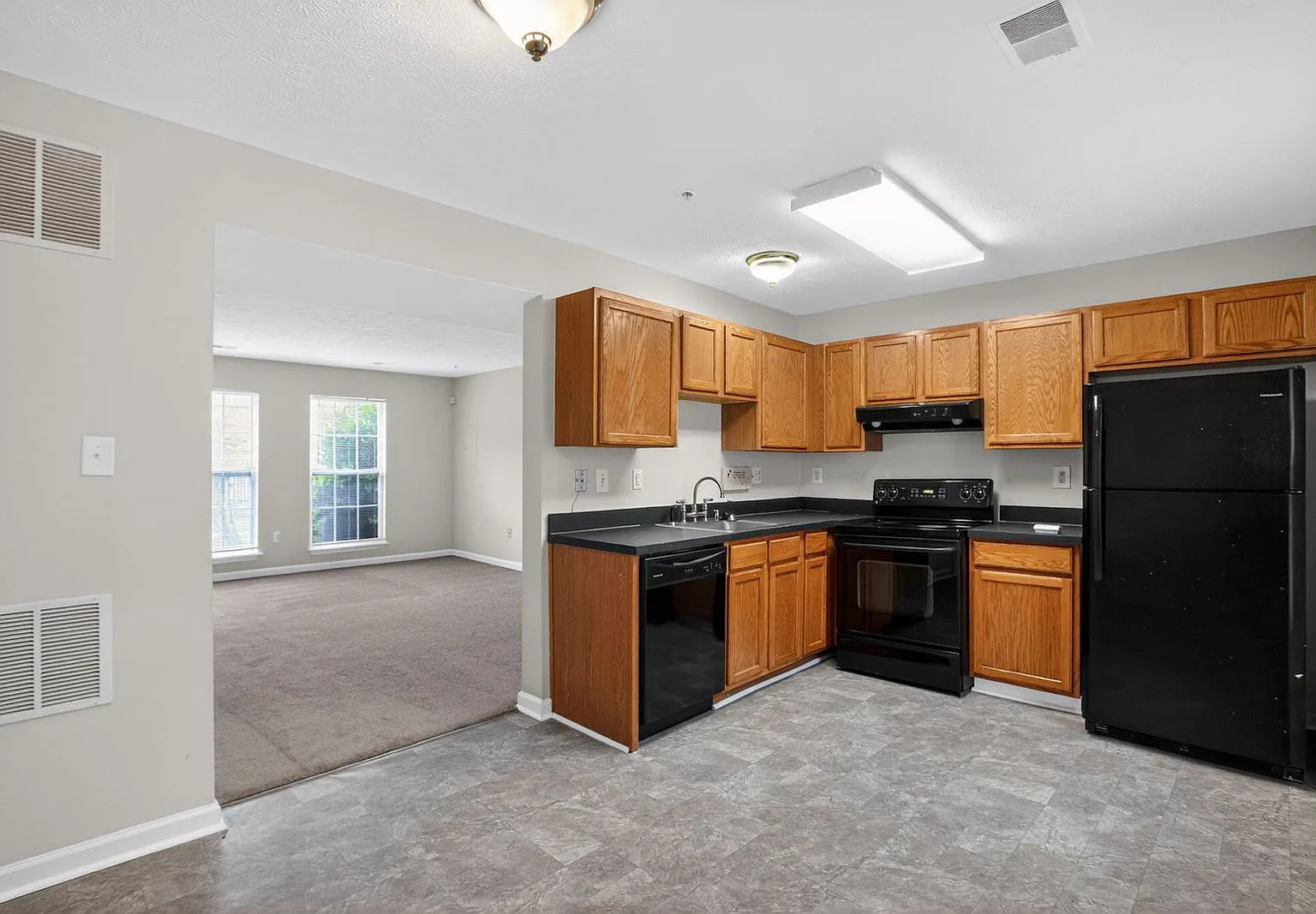 2 bed, 2.5 bath, 1120 sqft, $1,750 — Photo 3