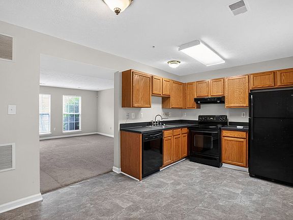 3rd image of 46098 Lucca Way