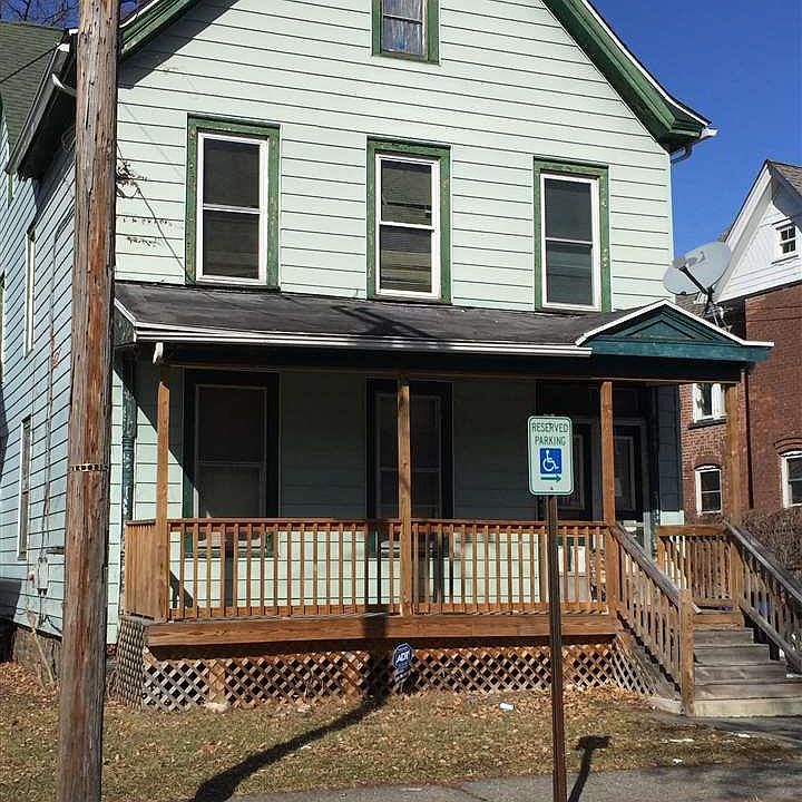 2nd image of 33 Van Buren St