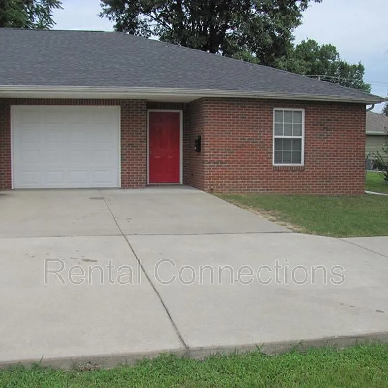 2 bed, 2.0 bath, 700 sqft, $900 — Photo 1