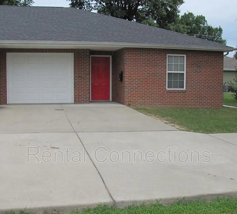 209 N Pine St #A-unit A