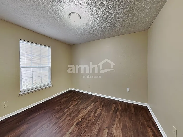 10757 Emery Dr — Photo 14