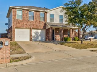 1817 Two Hawks Dr, Fort Worth, TX 76131