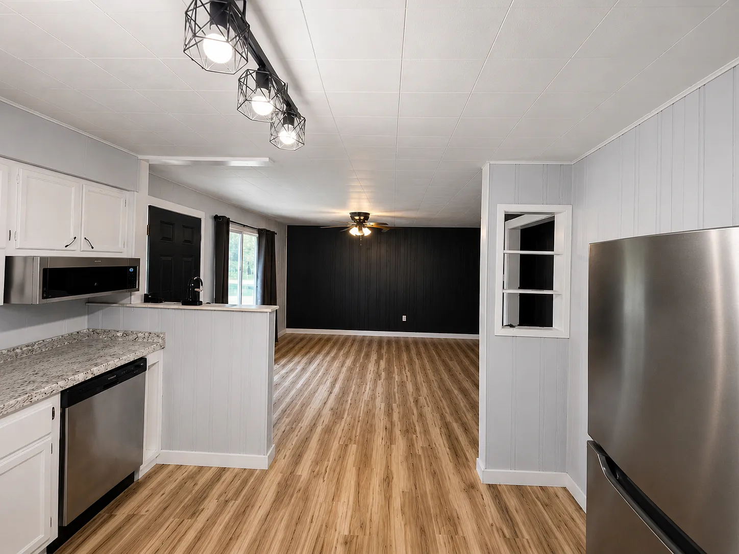 2 bed, 780 sqft, $1,550 — Photo 2
