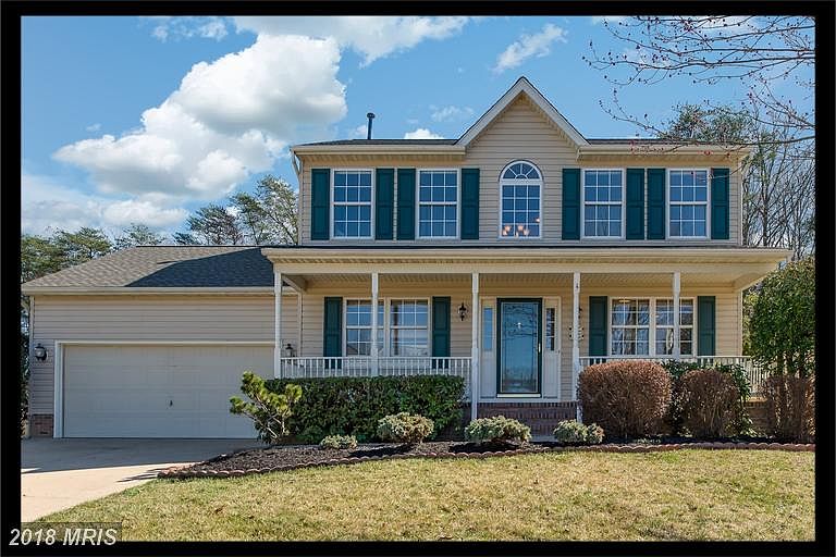 Spectacular Colonial w/front porch and NEW ROOF!