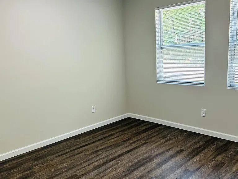 622 Perry Rd — Photo 9