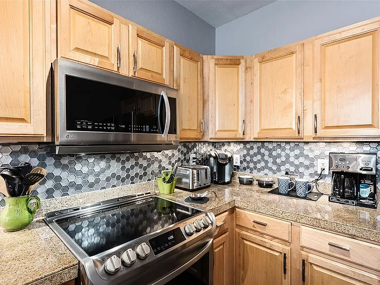 2625 Tabriz Pl — Photo 8