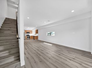 11516 Victory Blvd, North Hollywood, CA 91606