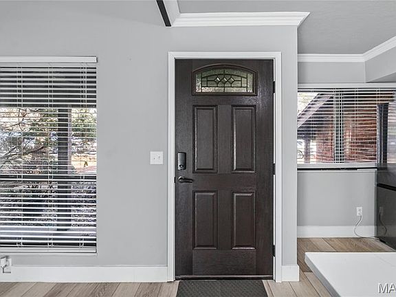 4th image of 1042 Humber Cir