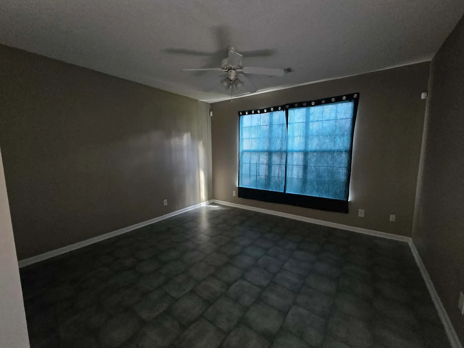 3 bed, 2.5 bath, 1460 sqft, $1,550 — Photo 4