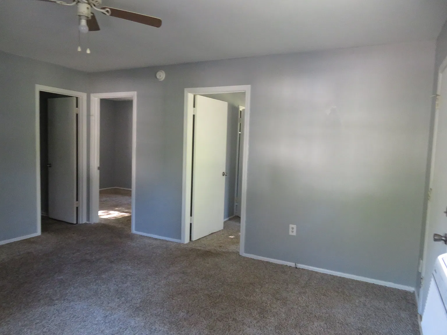 2 bed, 574 sqft, $975 — Photo 2