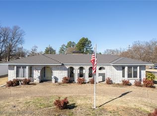 3002 S 39th St, Fort Smith, AR 72903