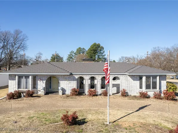 3002 S 39th St, Fort Smith, AR 72903