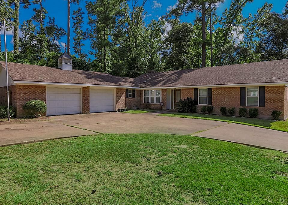 1st image of 1900 Foxbriar Dr